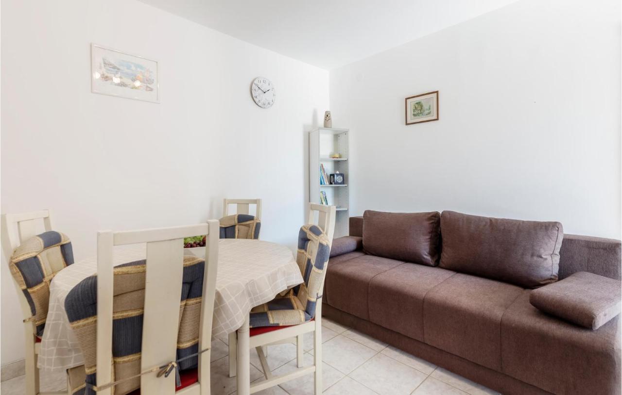 Cozy Apartment In Pula With Kitchen Экстерьер фото