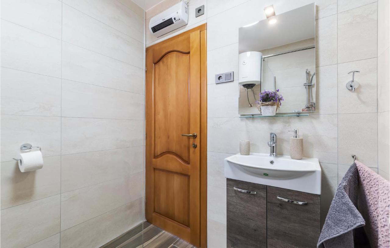 Cozy Apartment In Pula With Kitchen Экстерьер фото
