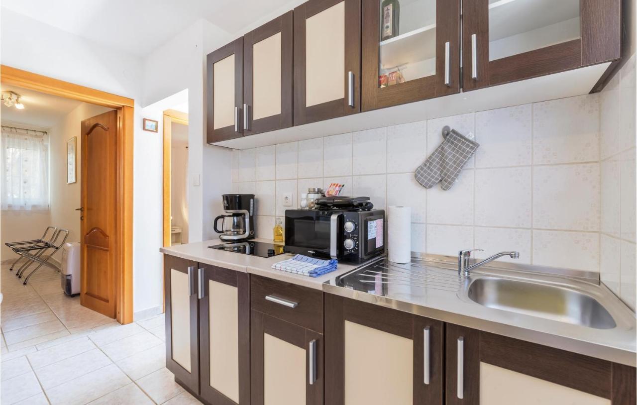 Cozy Apartment In Pula With Kitchen Экстерьер фото